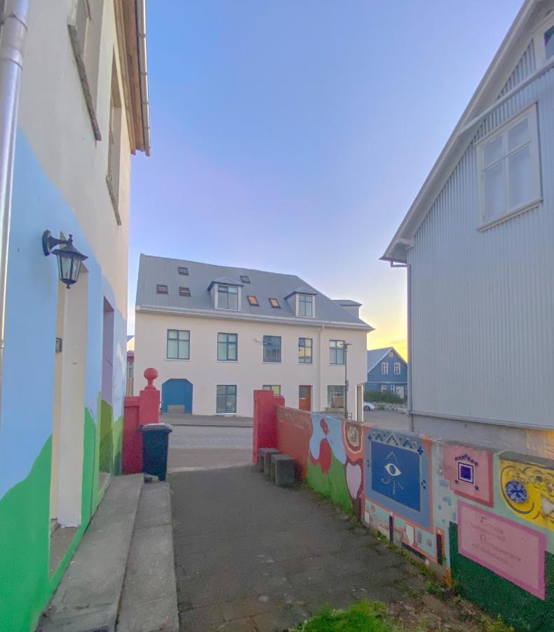 Enjoy Reykjavik Yellow Door Apartment Exteriör bild